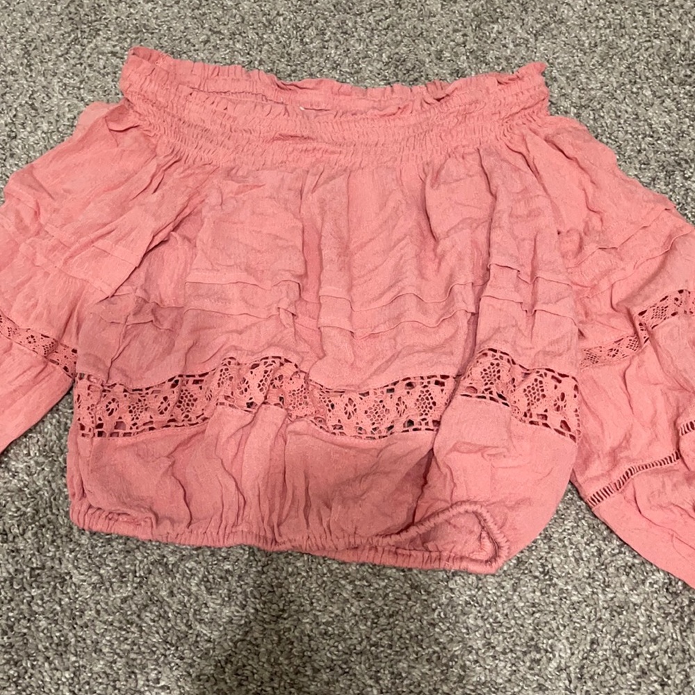 Cute pink crop top!!